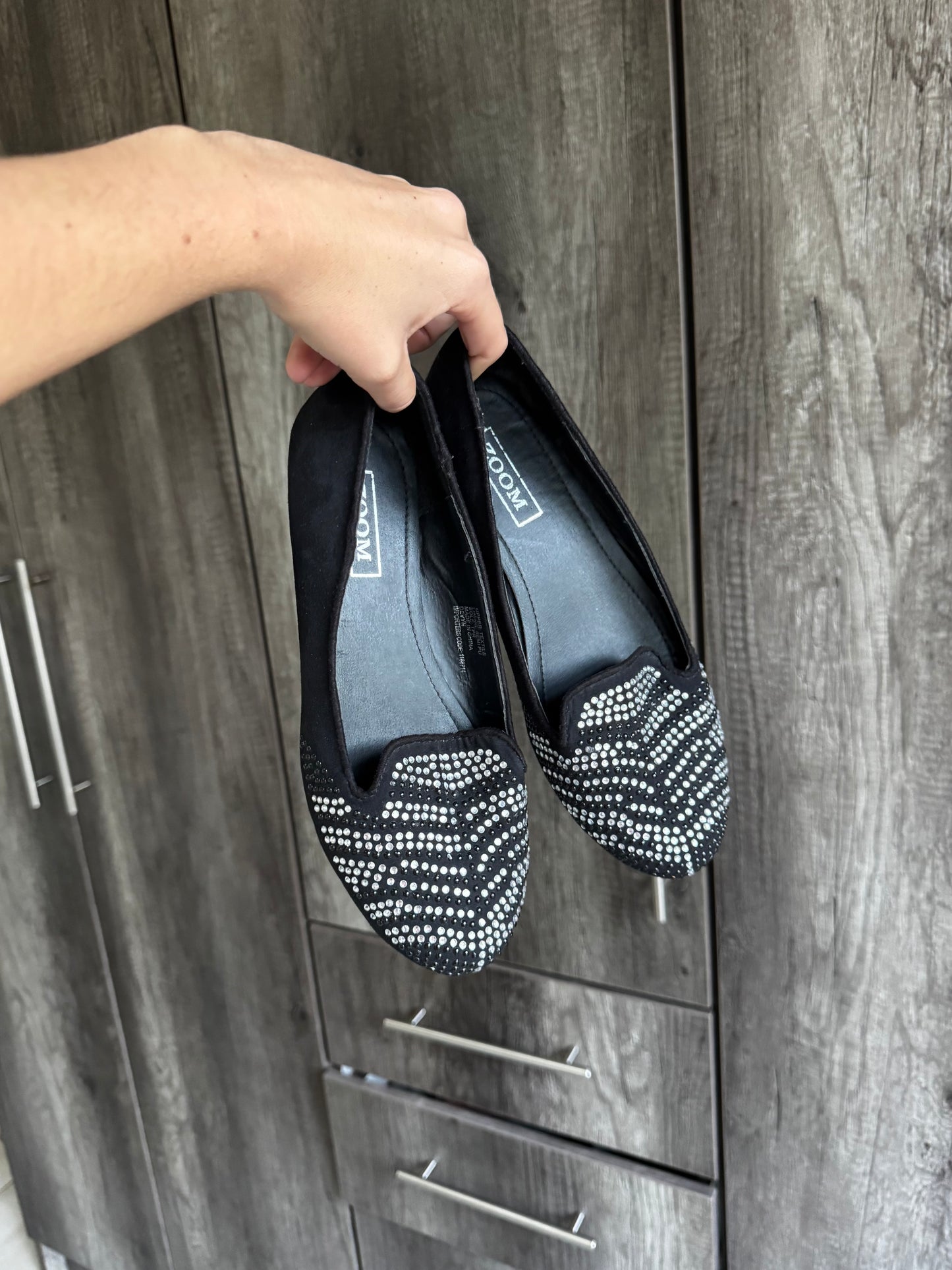 Black shoes (A)