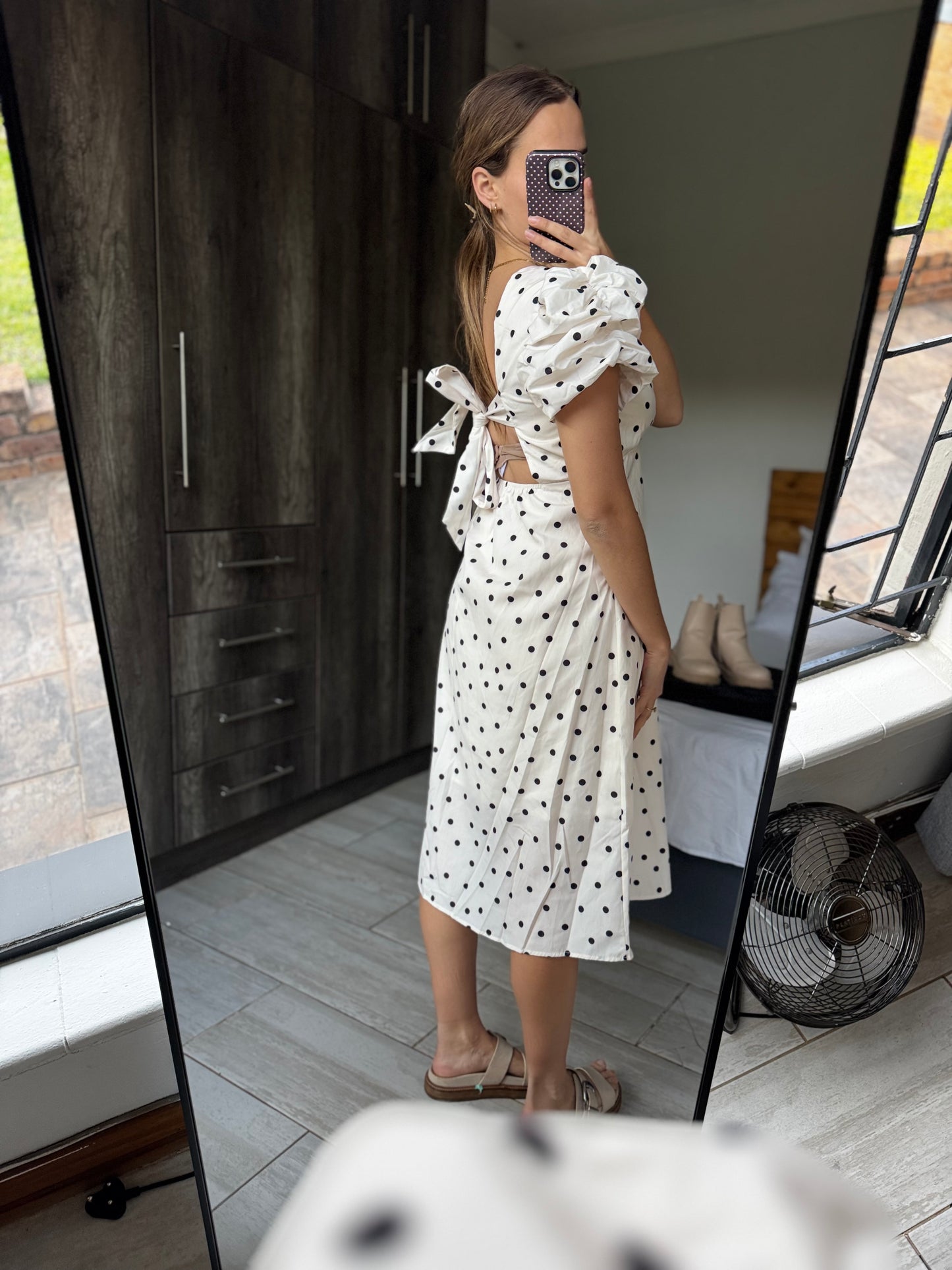 Polka dot dress (E)