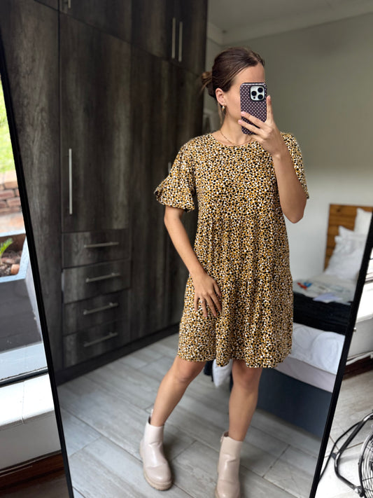 Pretty yellow dress (A)