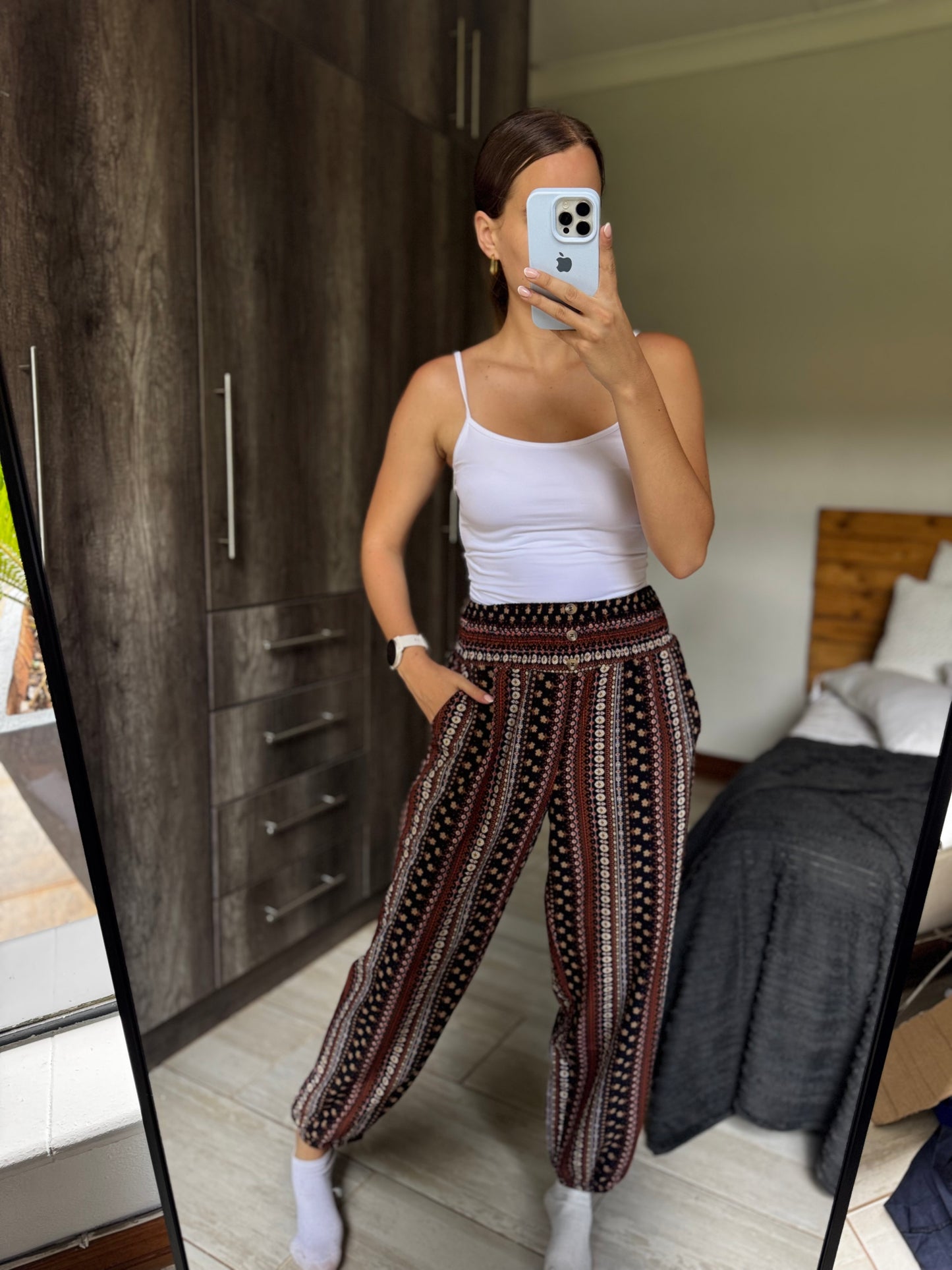 Brown patterned pants (B)