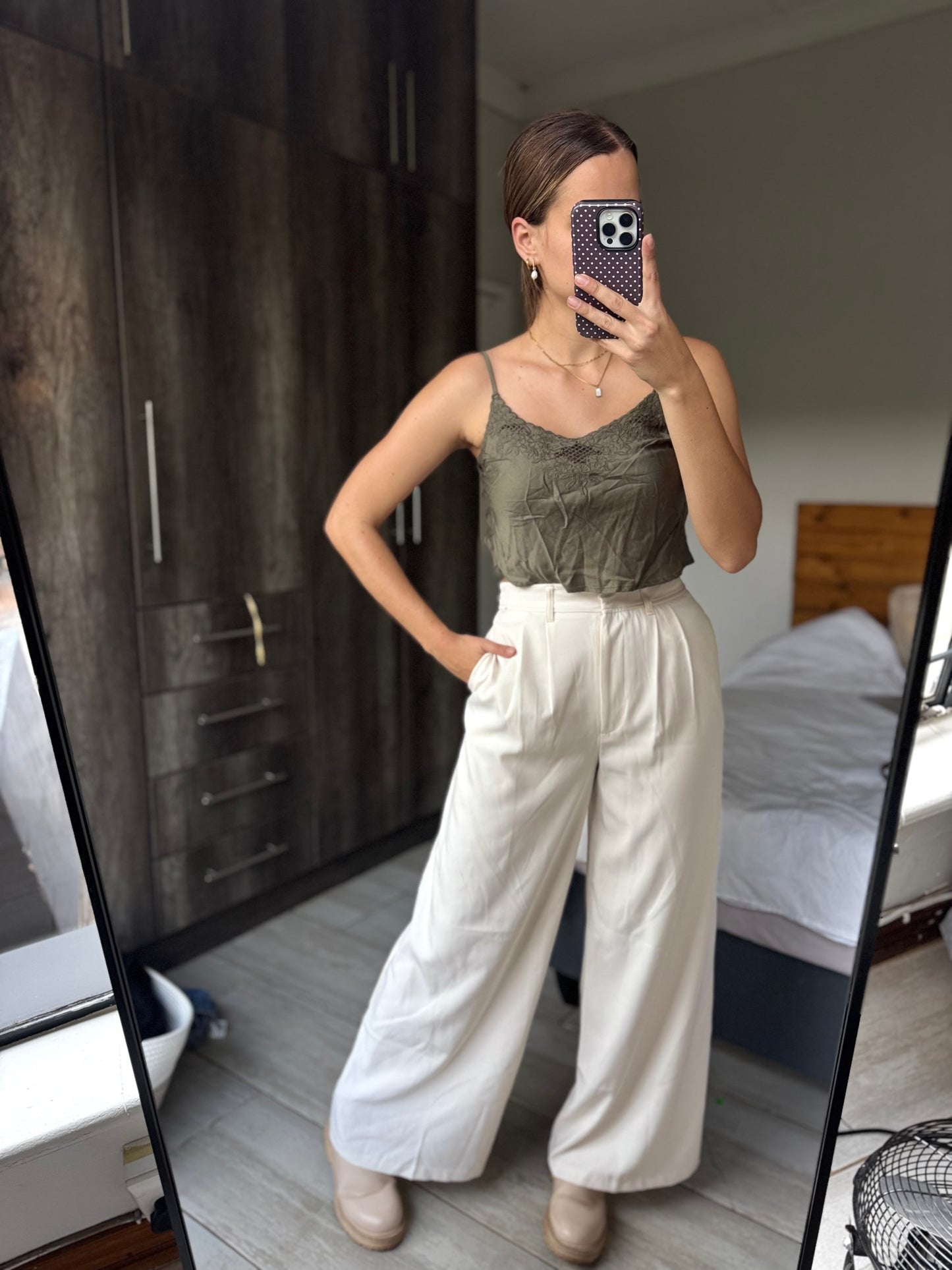 Brand New cream pants (HH)