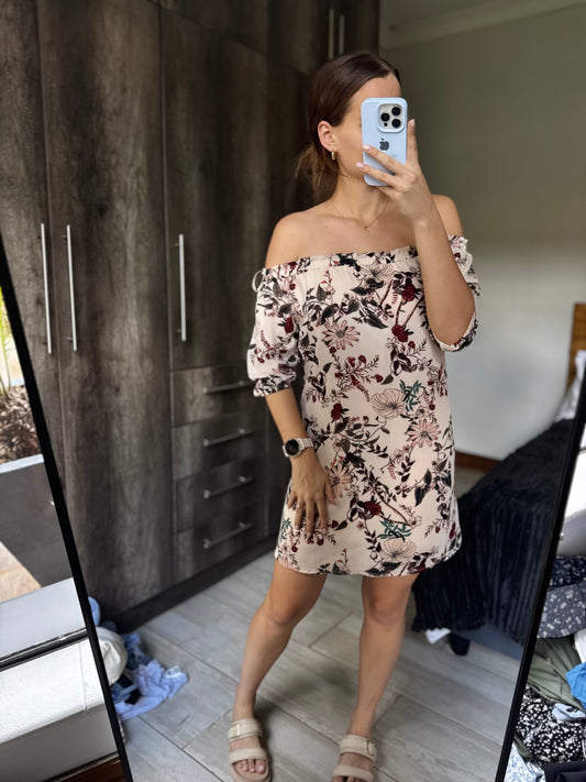 Off shoulder floral dress (X11)
