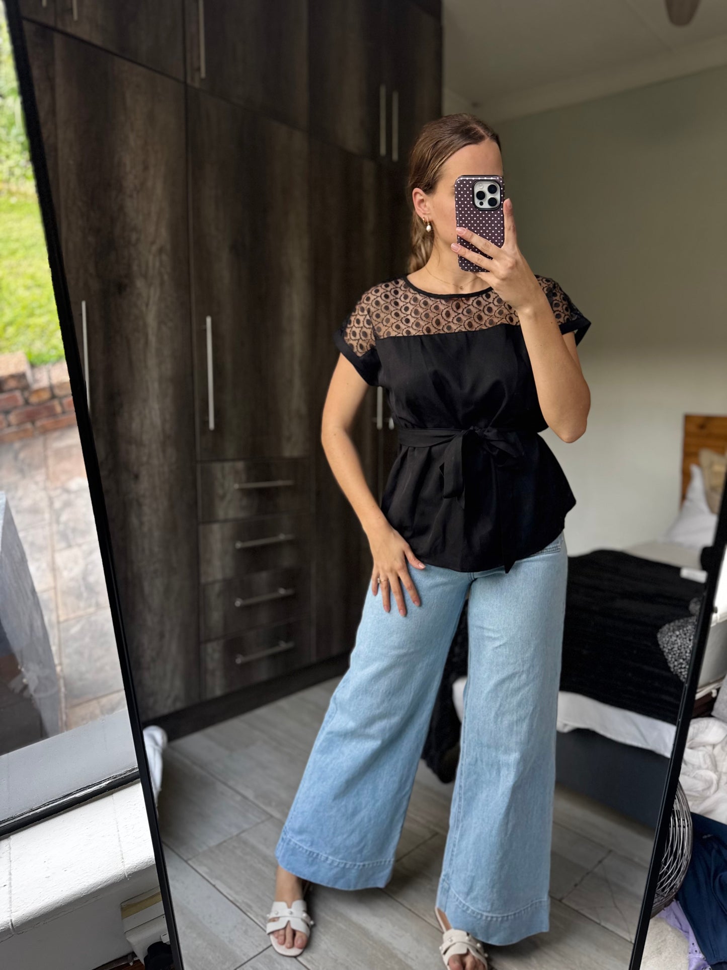 Black top (P)