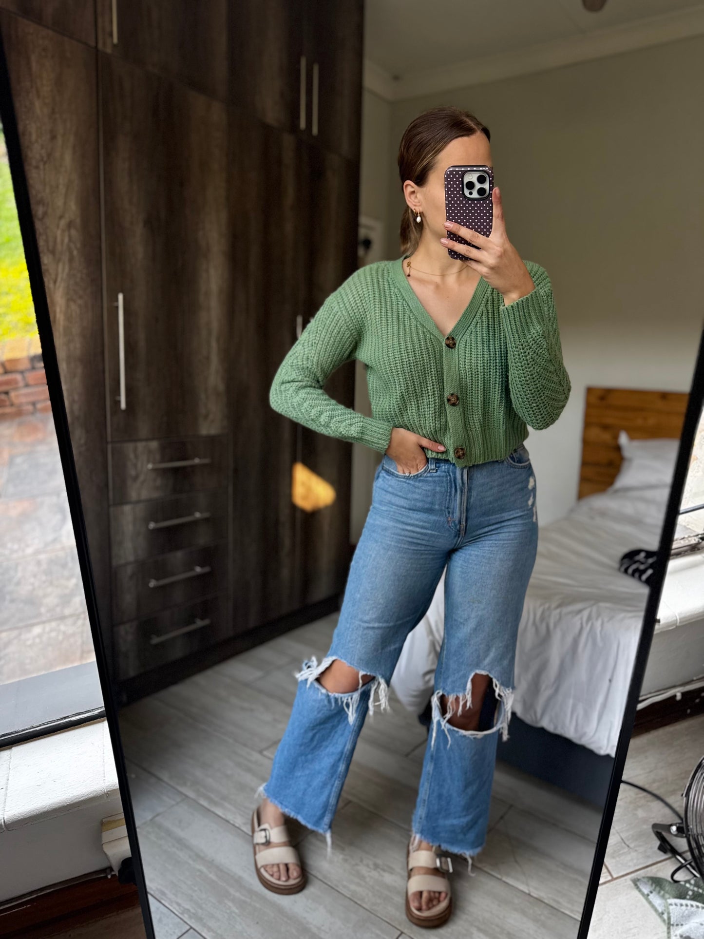Green knitted cardigen (RR)