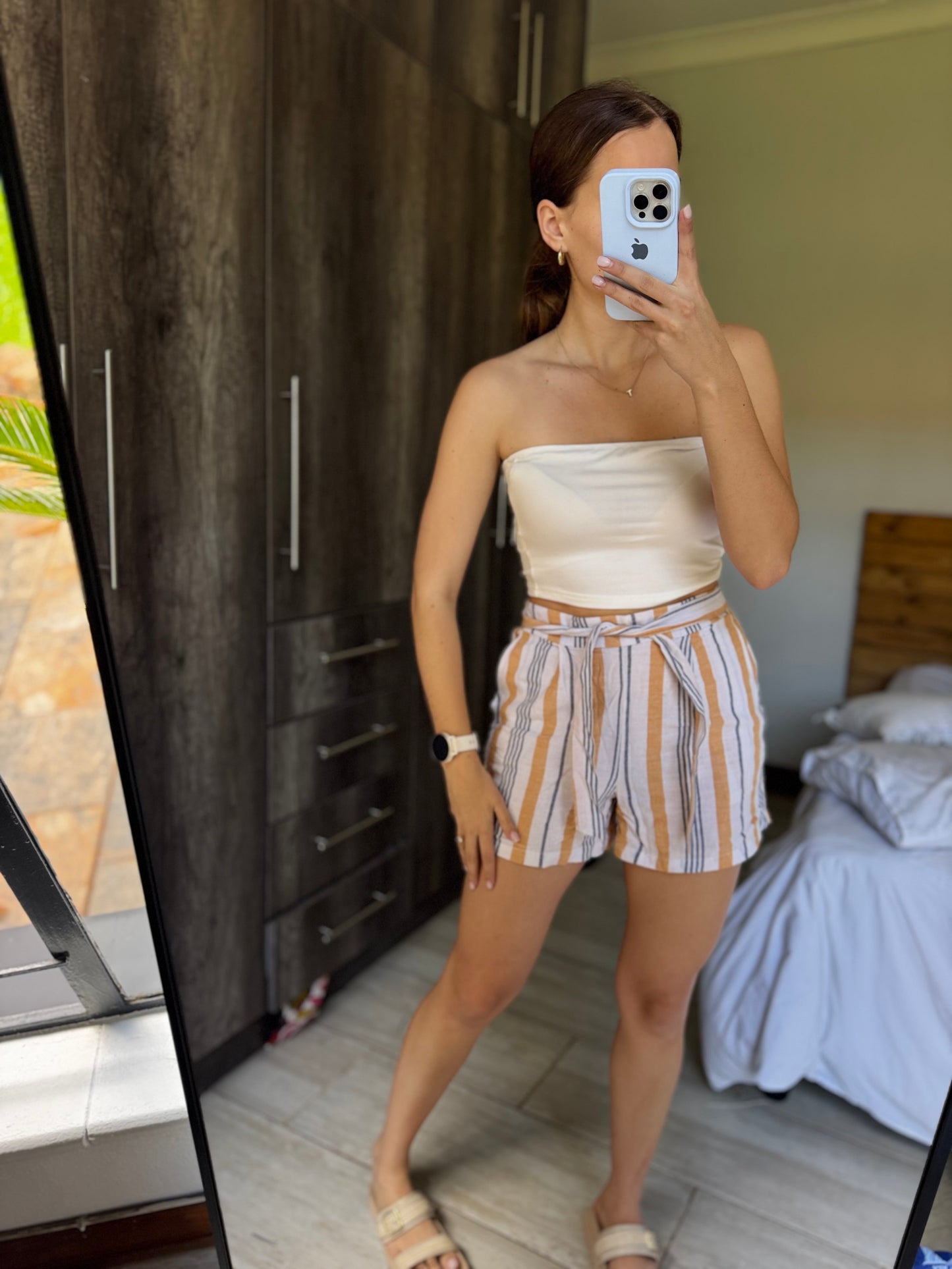 Yellow striped shorts (K)