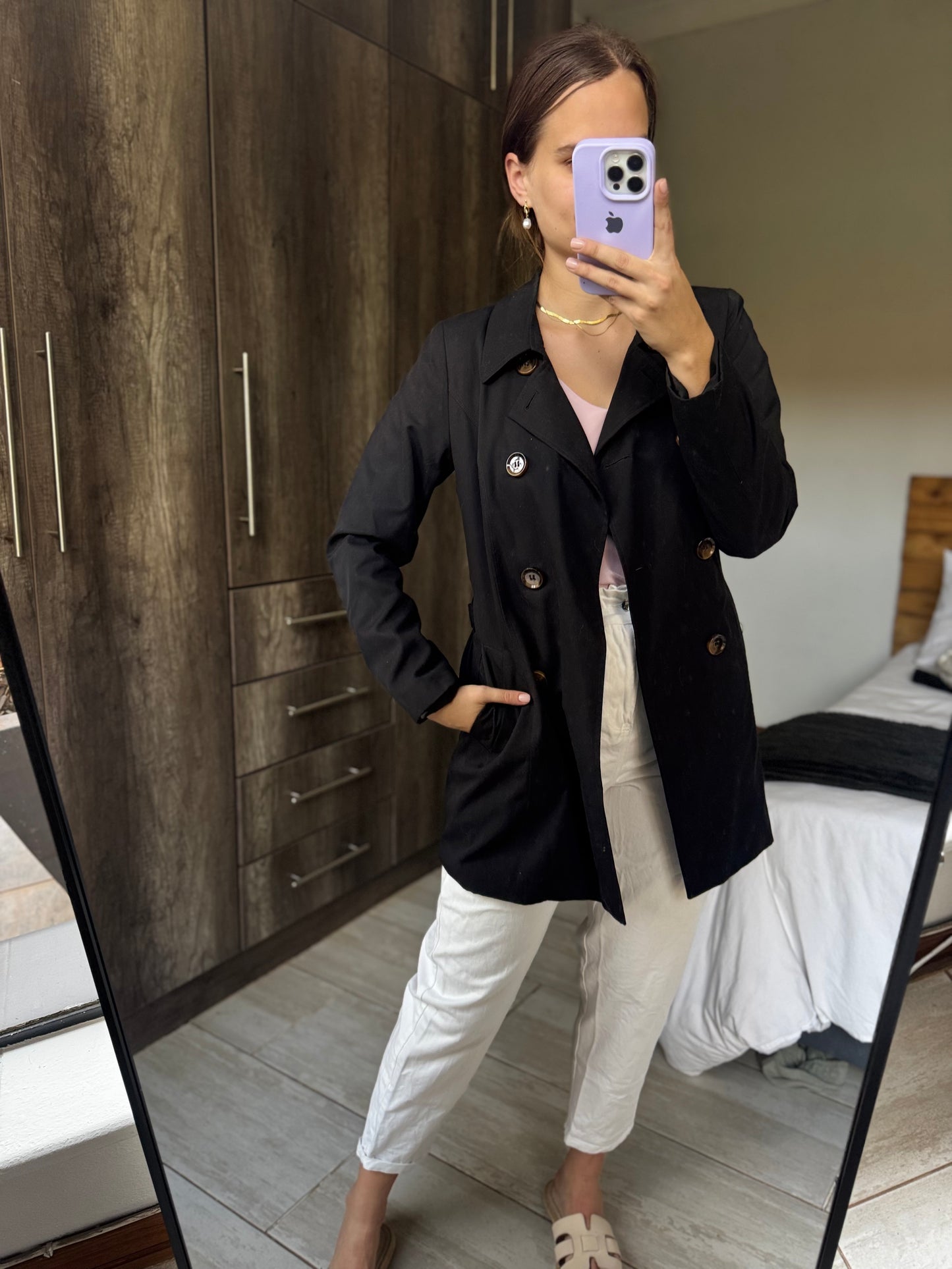 Black trench coat (WW)