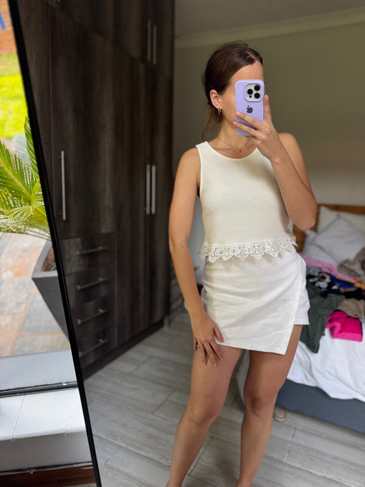 Cream top (D)