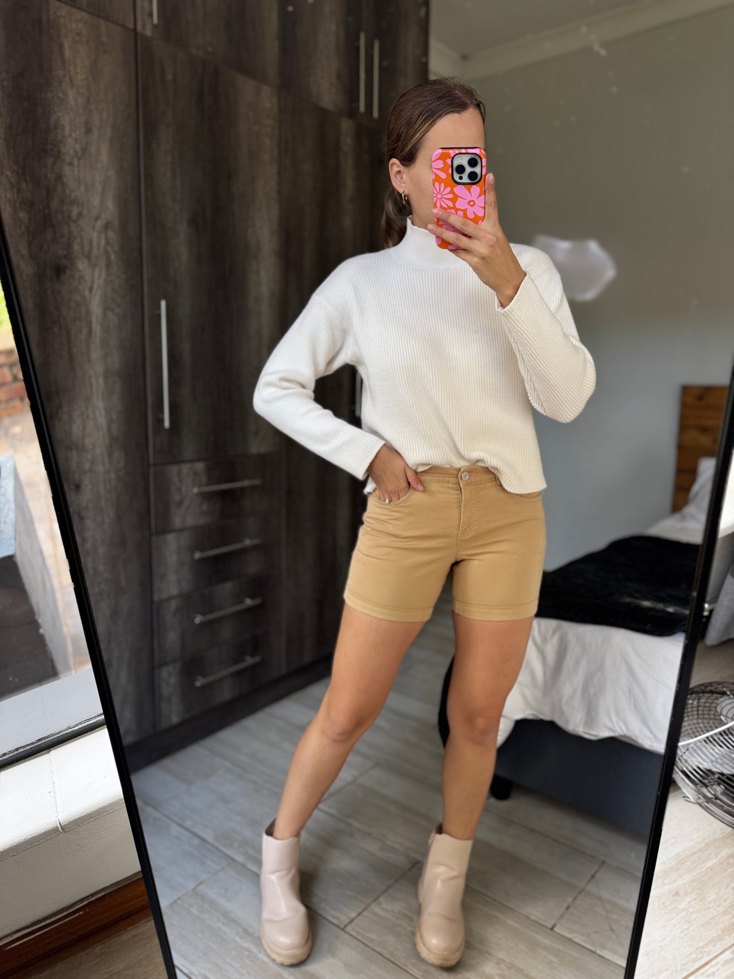 Woolworths brown shorts (Q)