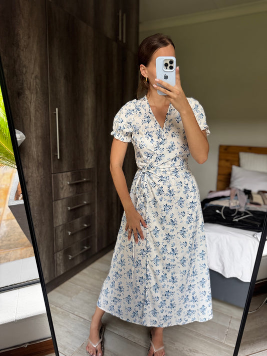 White floral wrap dress (E)