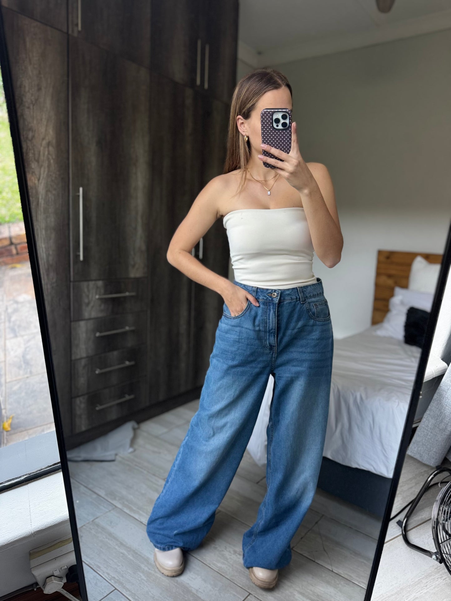 Wide legged jeans