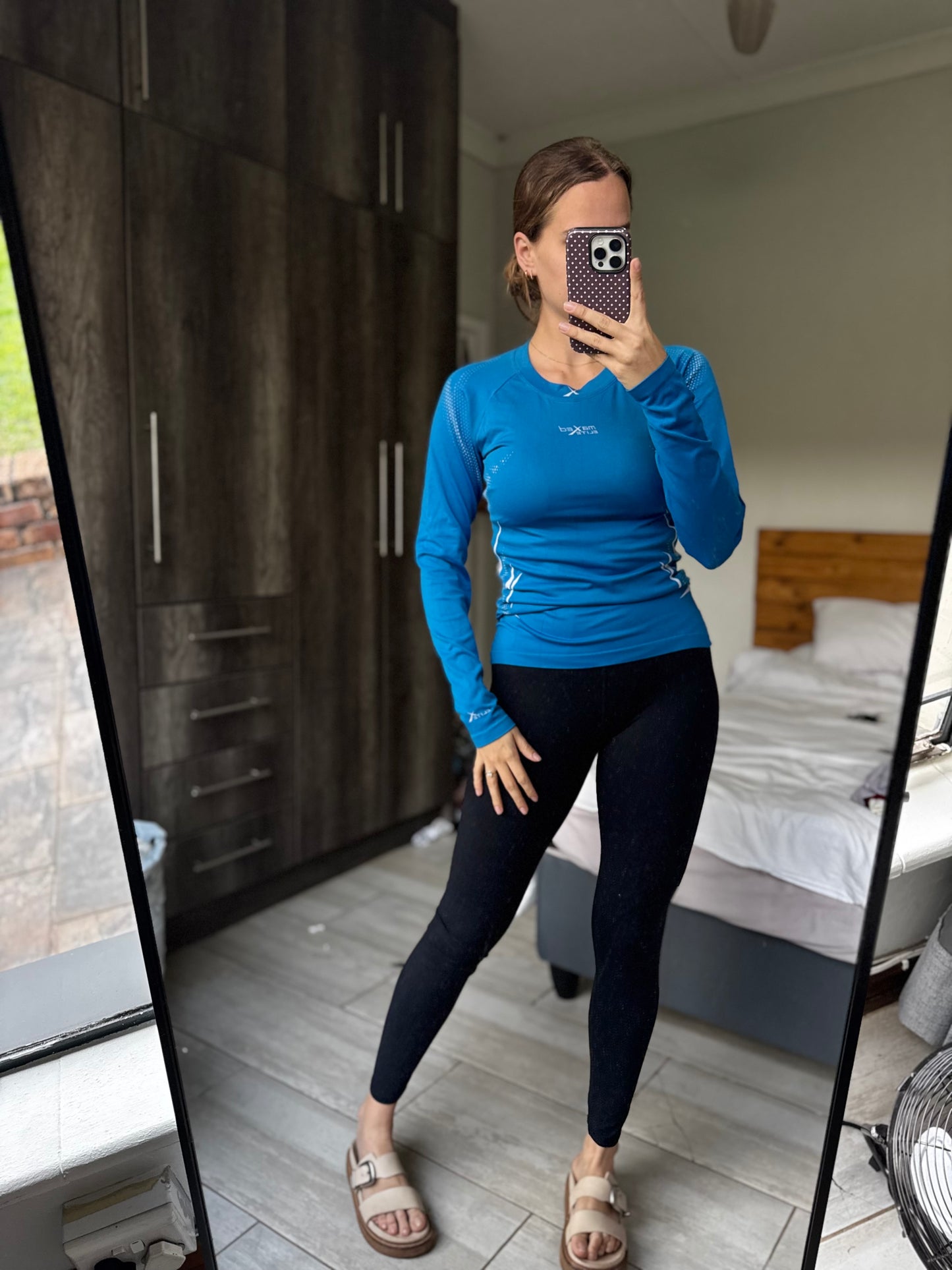 Blue gym top (X1)