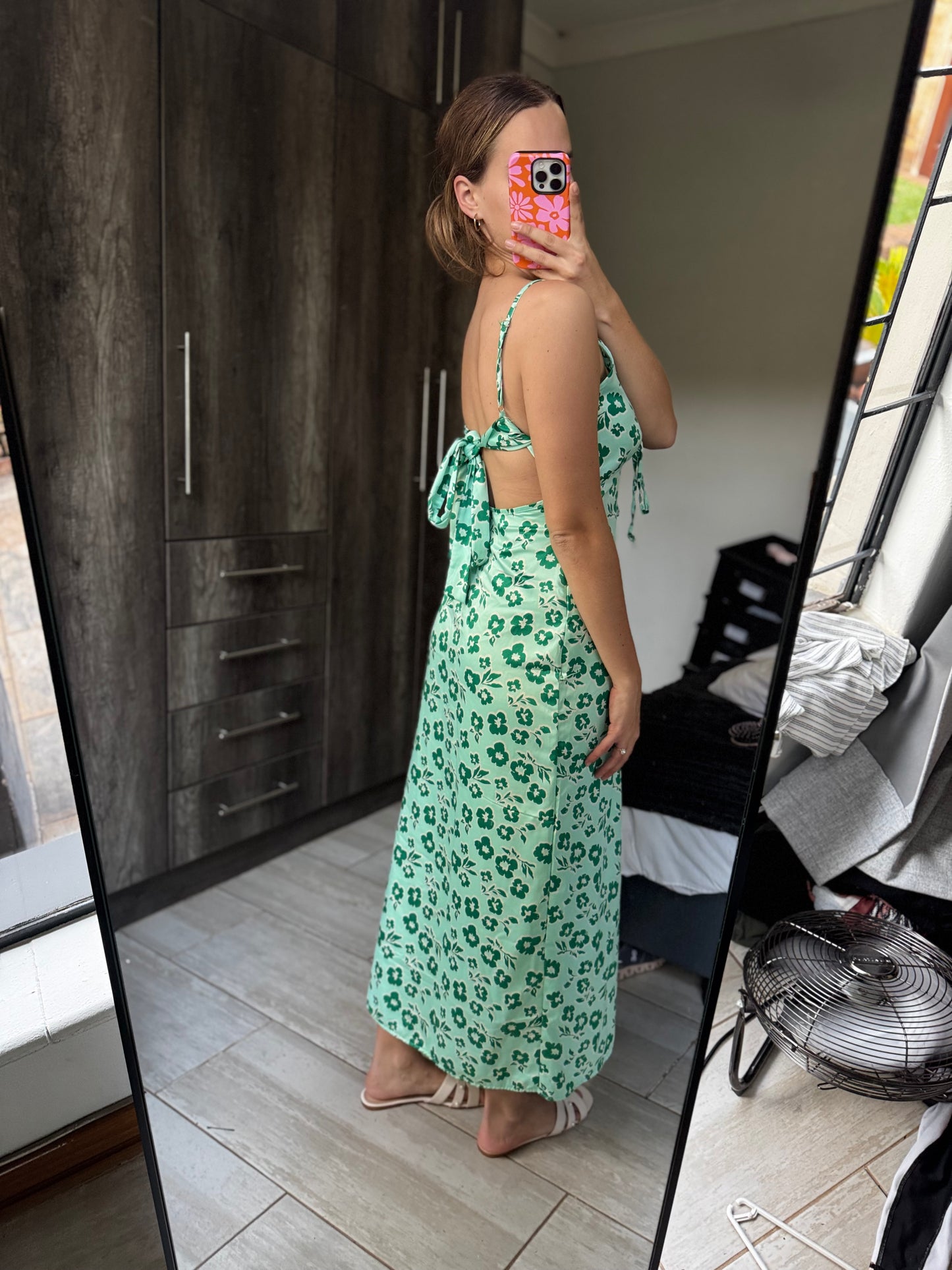 Green floral dress (I)