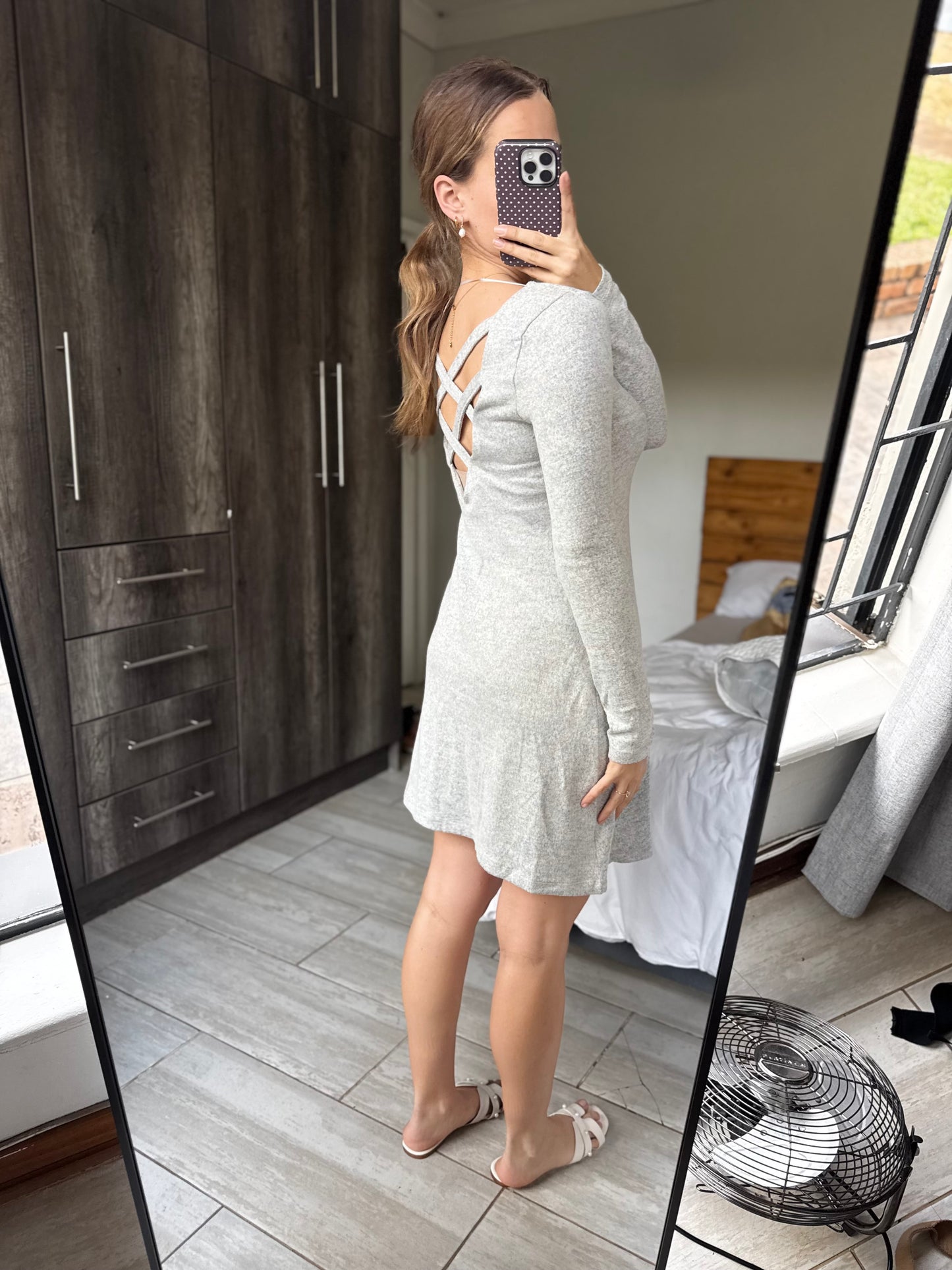 Grey knitted dress (K)