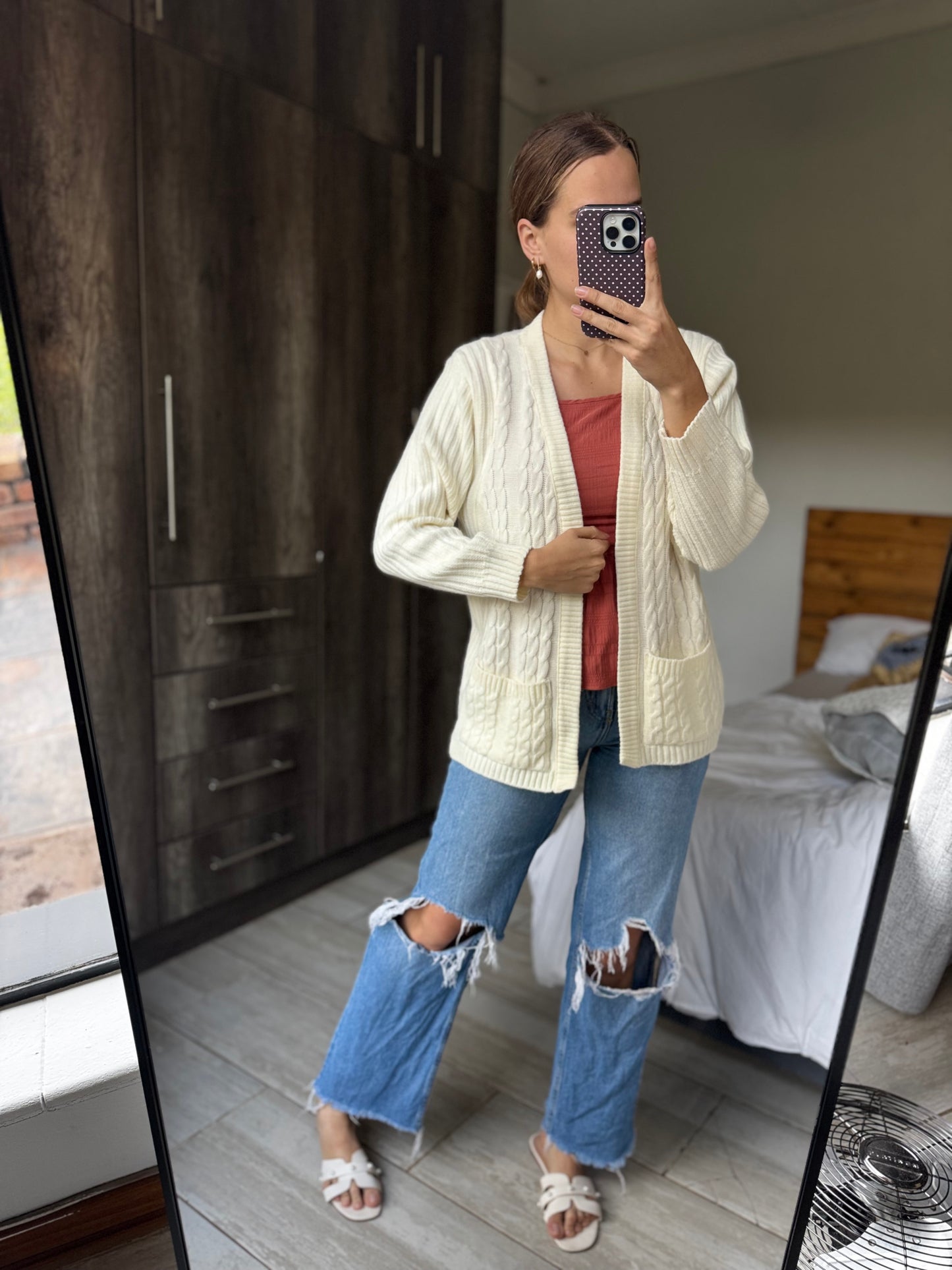 Cream knitted cardigen (K)