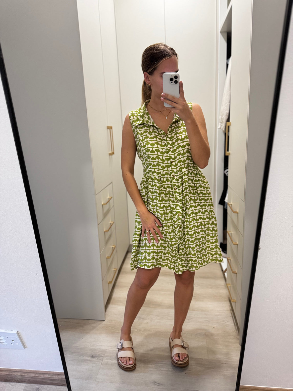 Pretty green dress (X1)