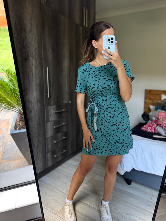 Blue pretty dress (Q)