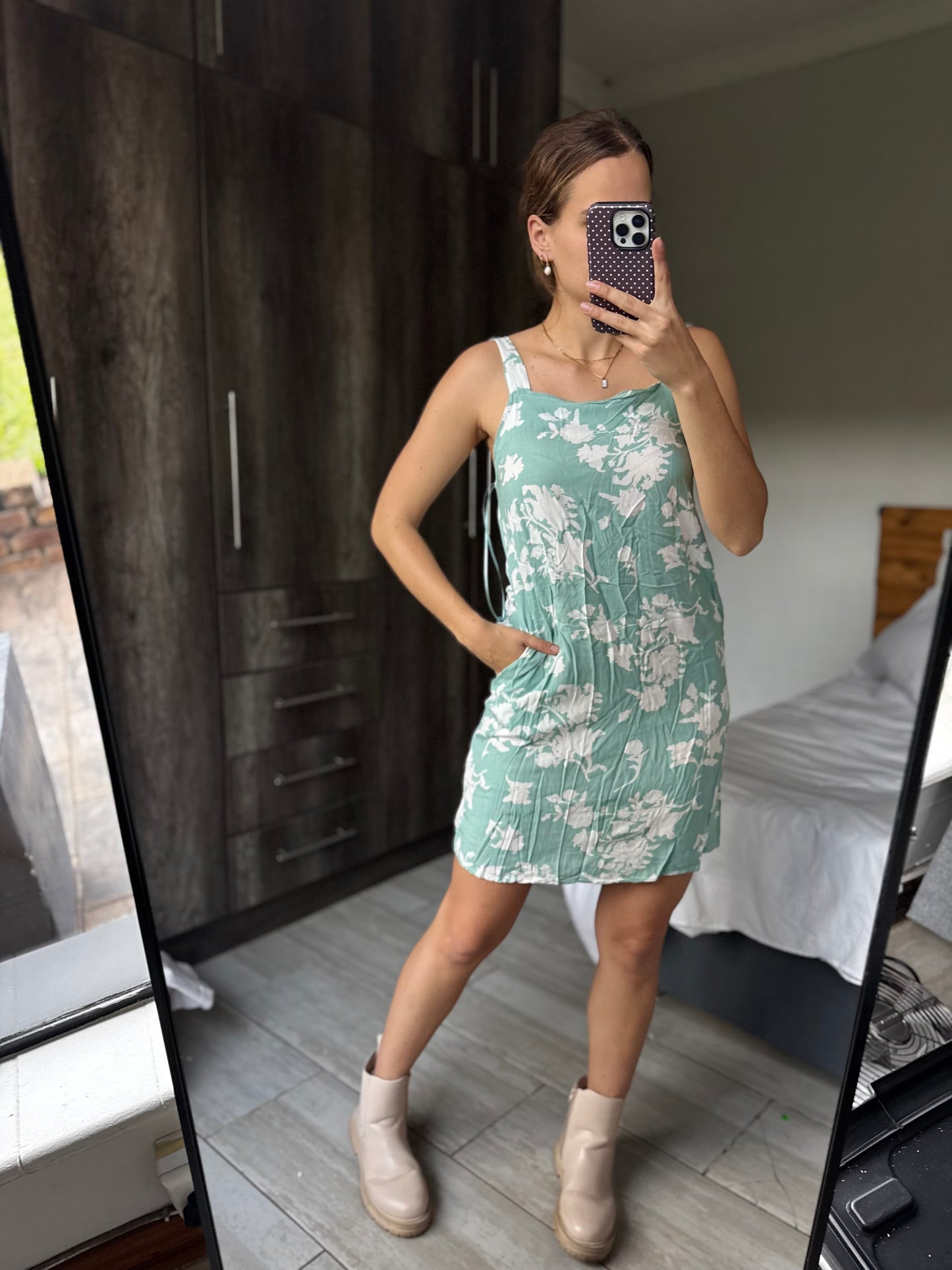 Floral dress (D)