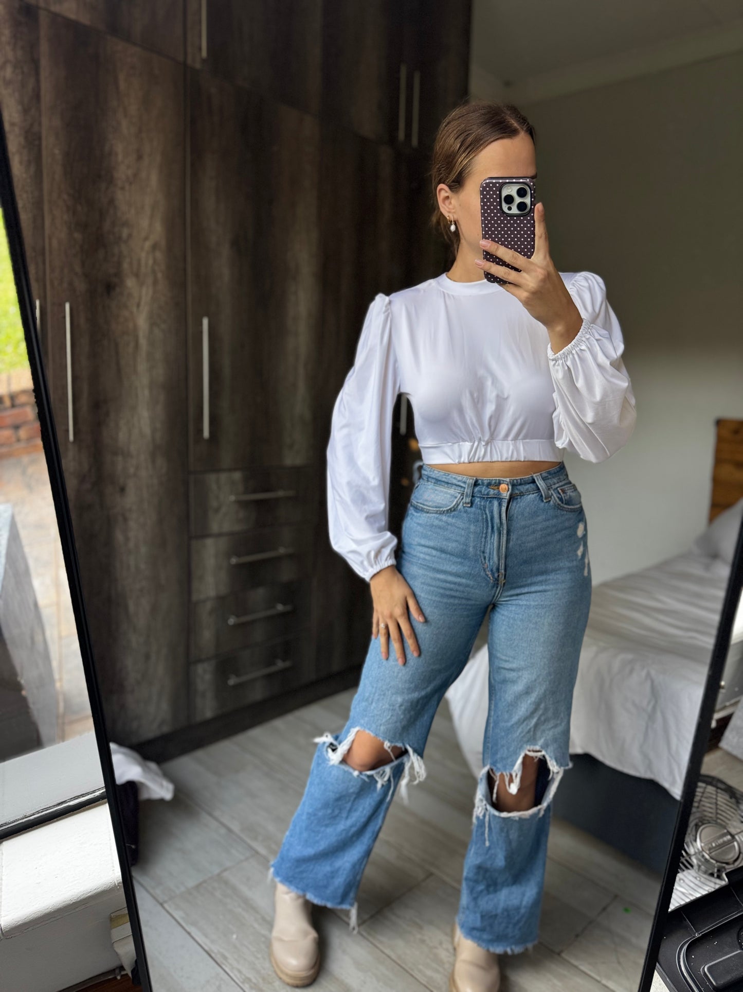 White top (D)