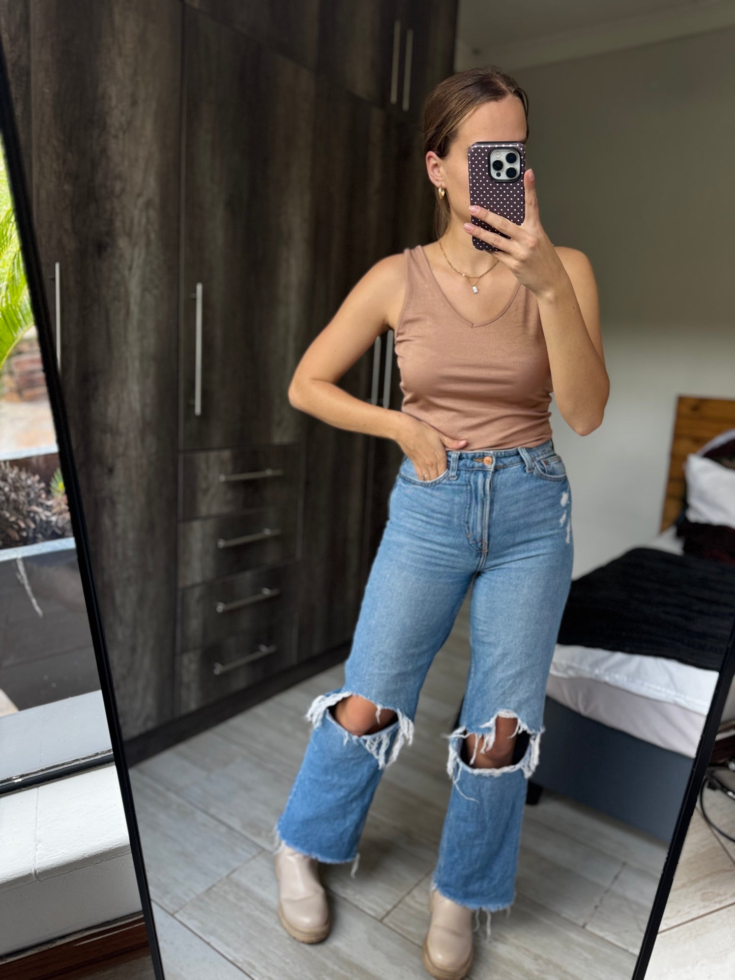 Brown ribbed tank (X8)