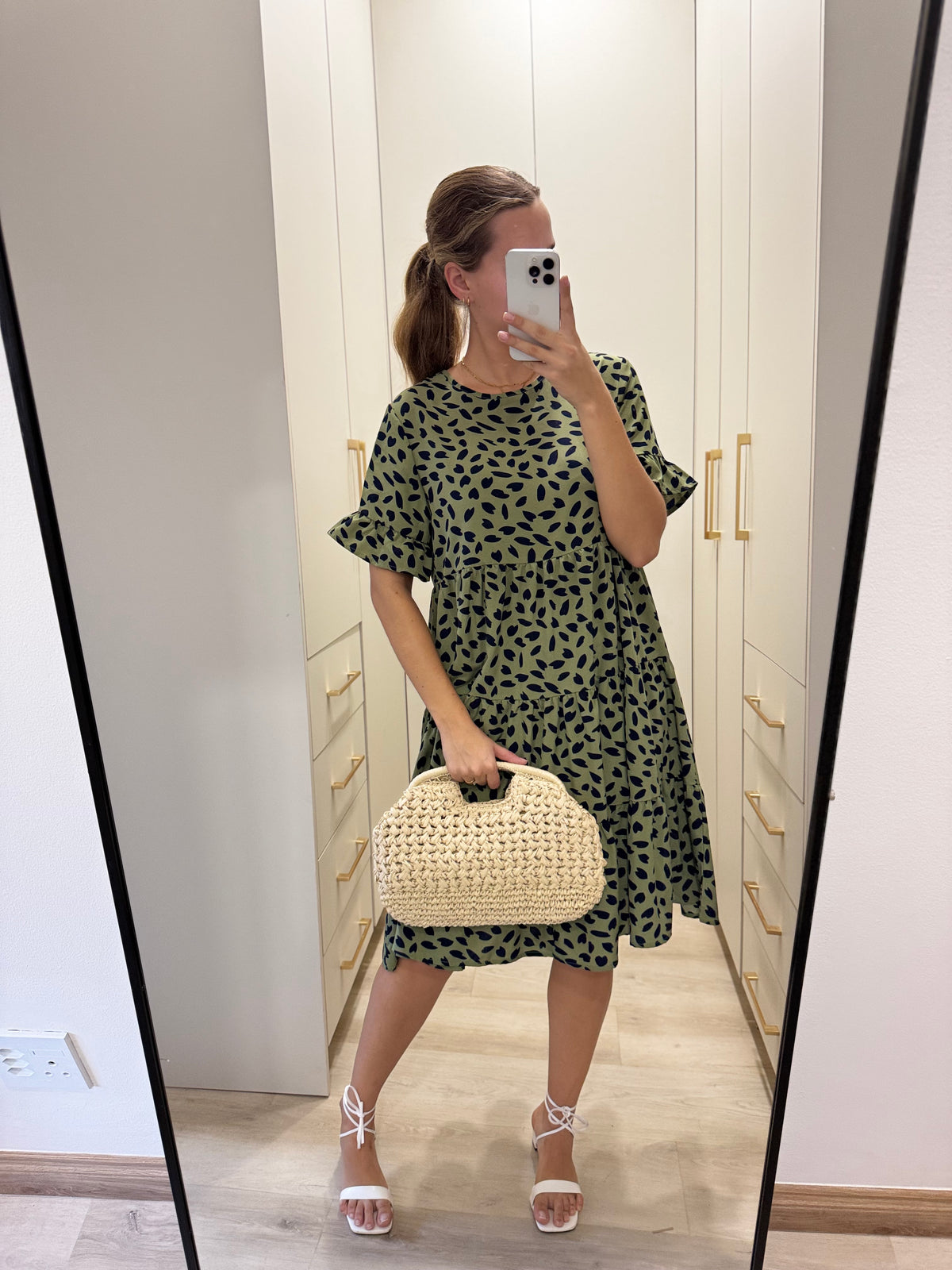 Pretty green dress (KK)