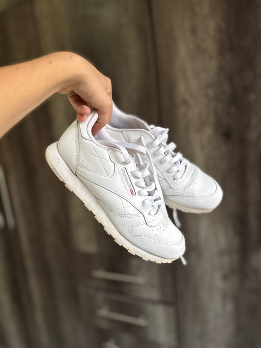 Reebok sneakers (Q)