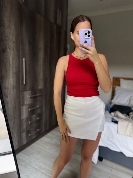 Red ribbed tank (RR)