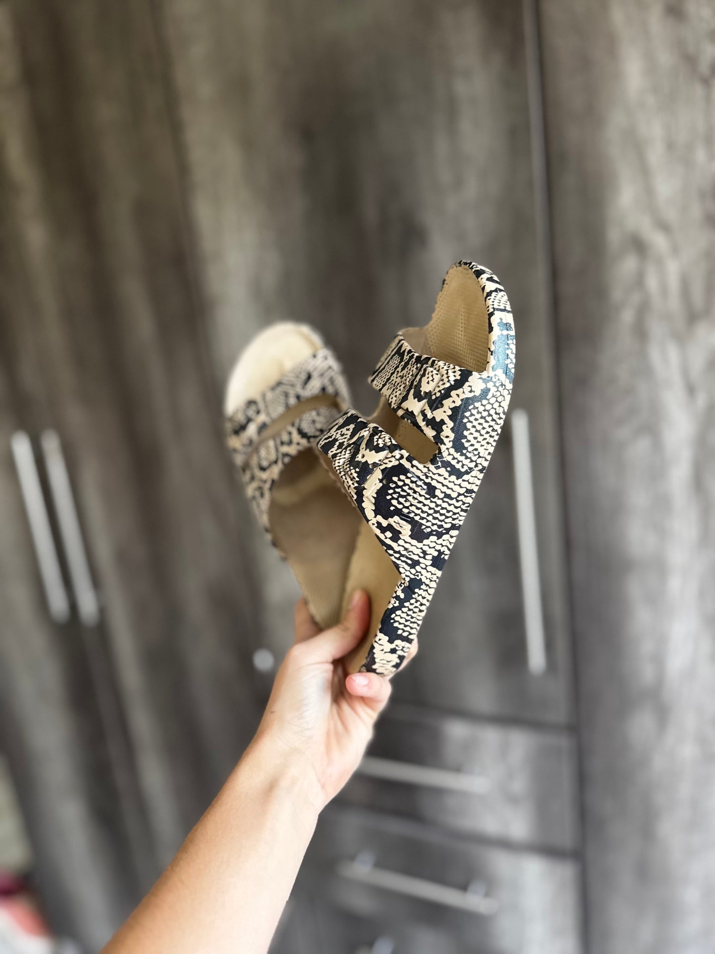 Brand New sandas (AA)