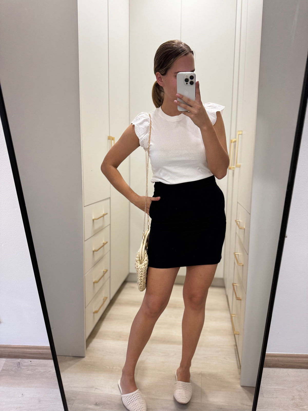 FOREVER NEW black skirt (Q)