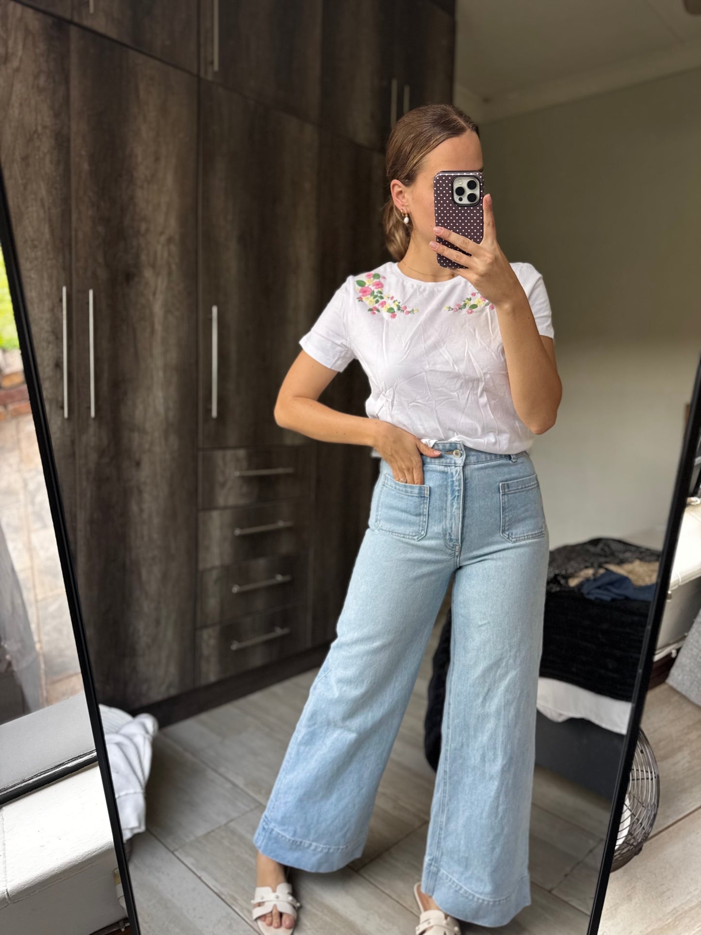 White floral tee (OO)