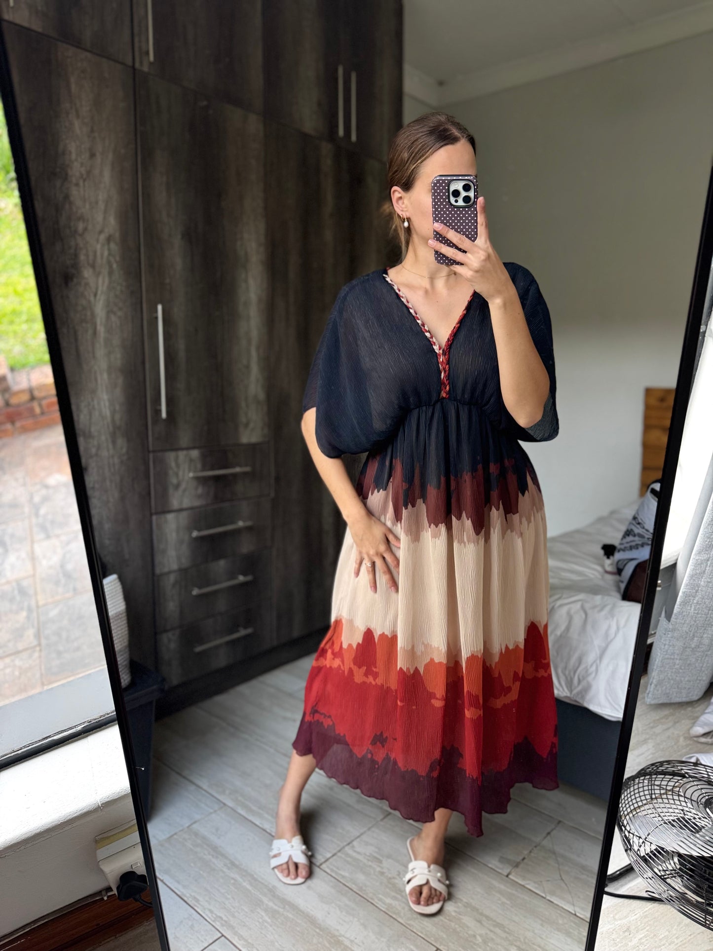 Stunning dress (B)