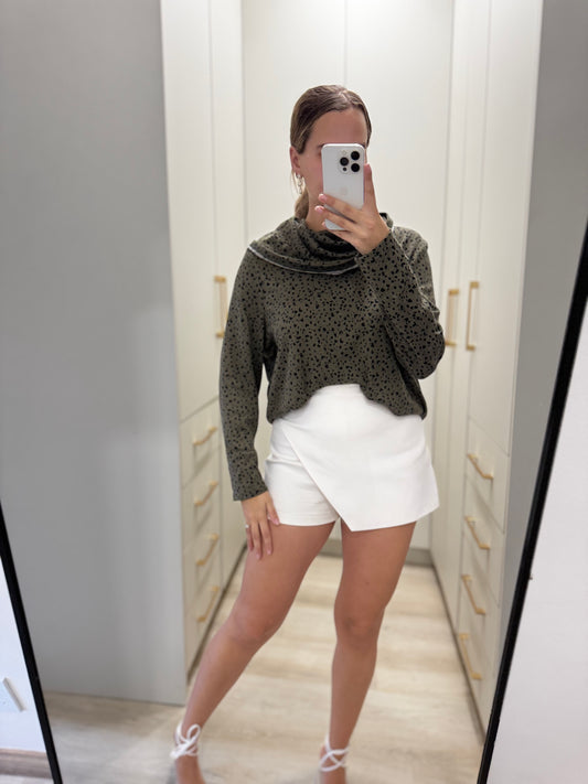 Turtle neck sweater (KK)