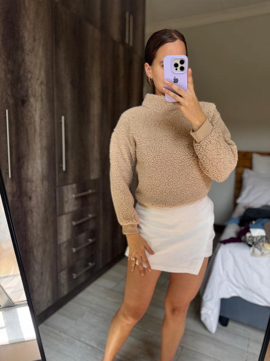 Cream fluffy sweater (RR)