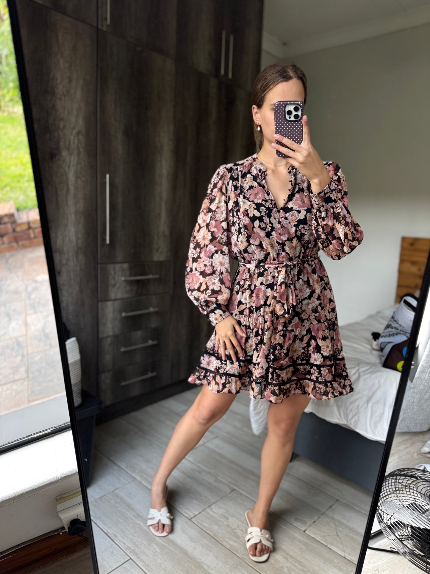 FOREVER NEW black floral dress (B)