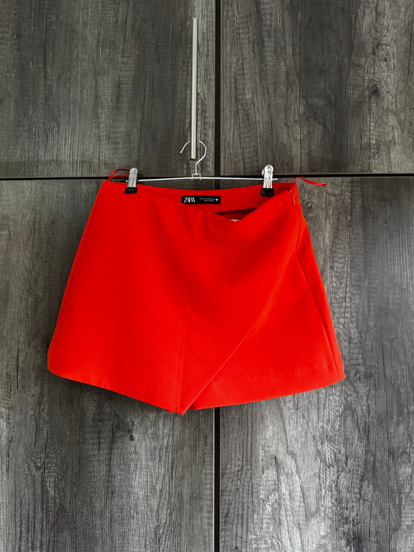 ZARA red skort (G)