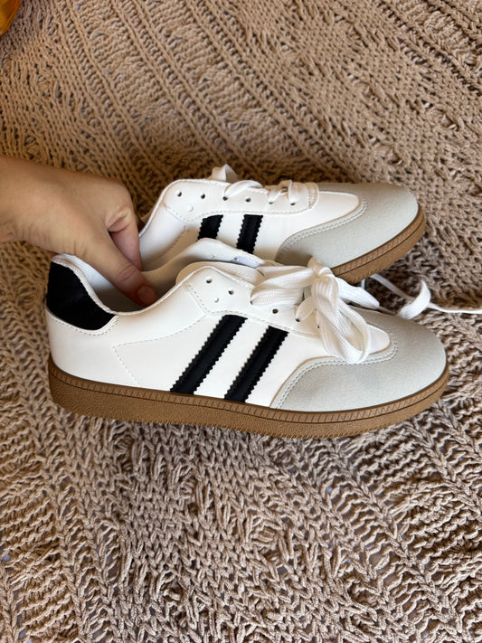 Brand New sneakers (KK)