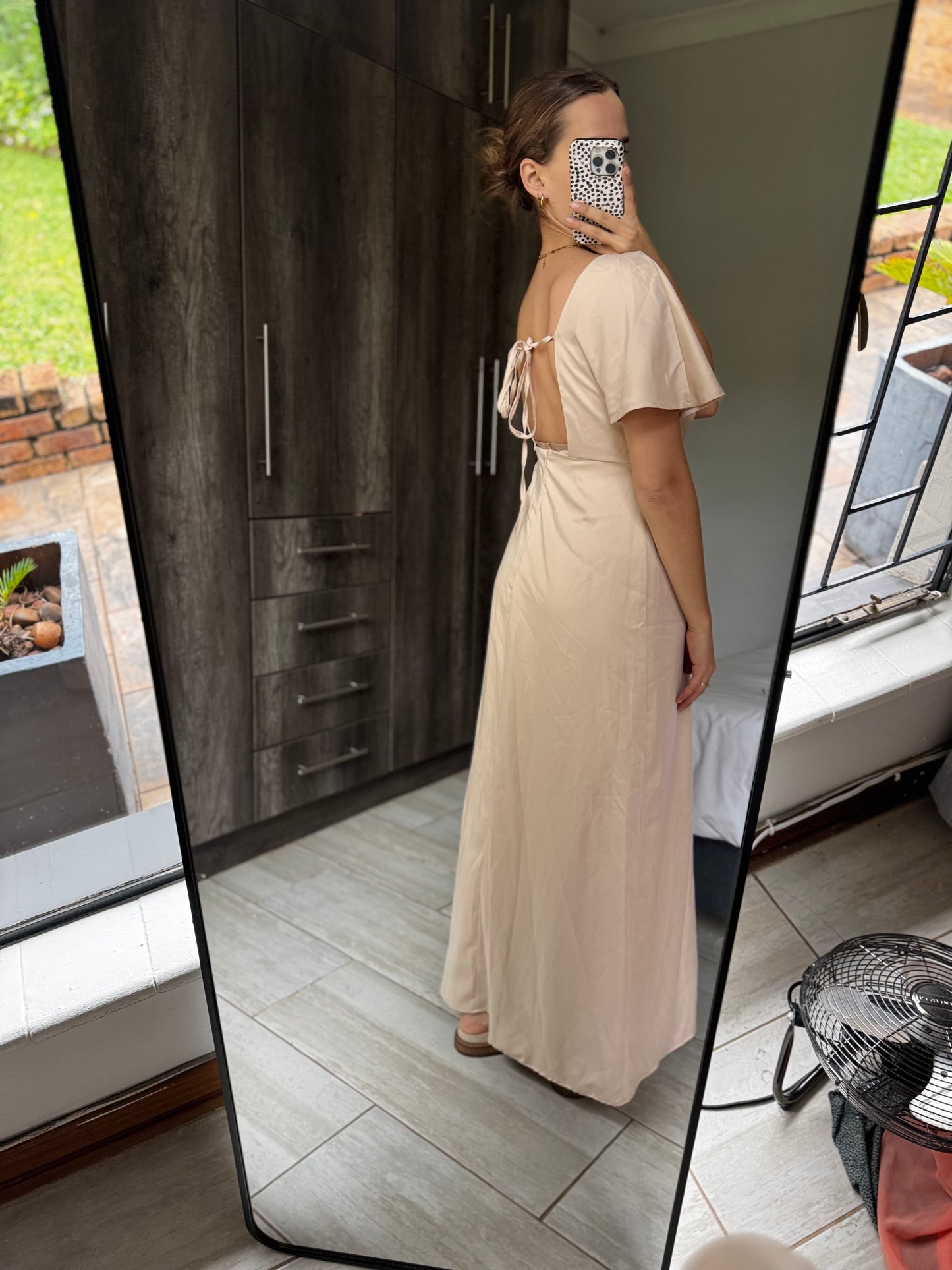 Cream silky stunning dress (ZZ)