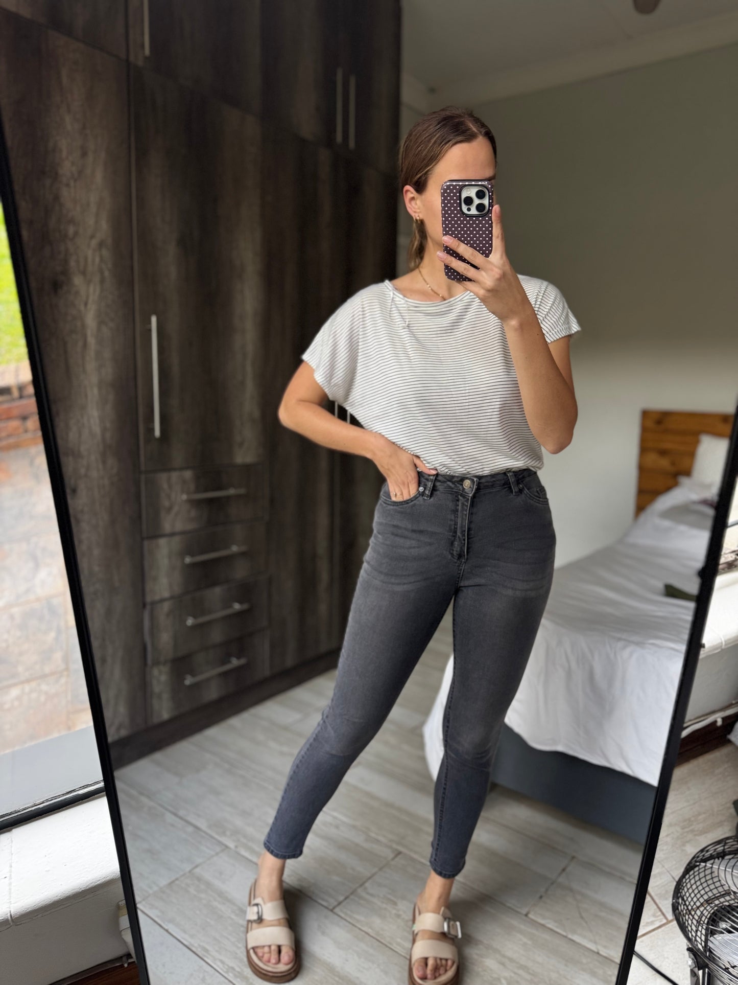 Black denim jeans (H)