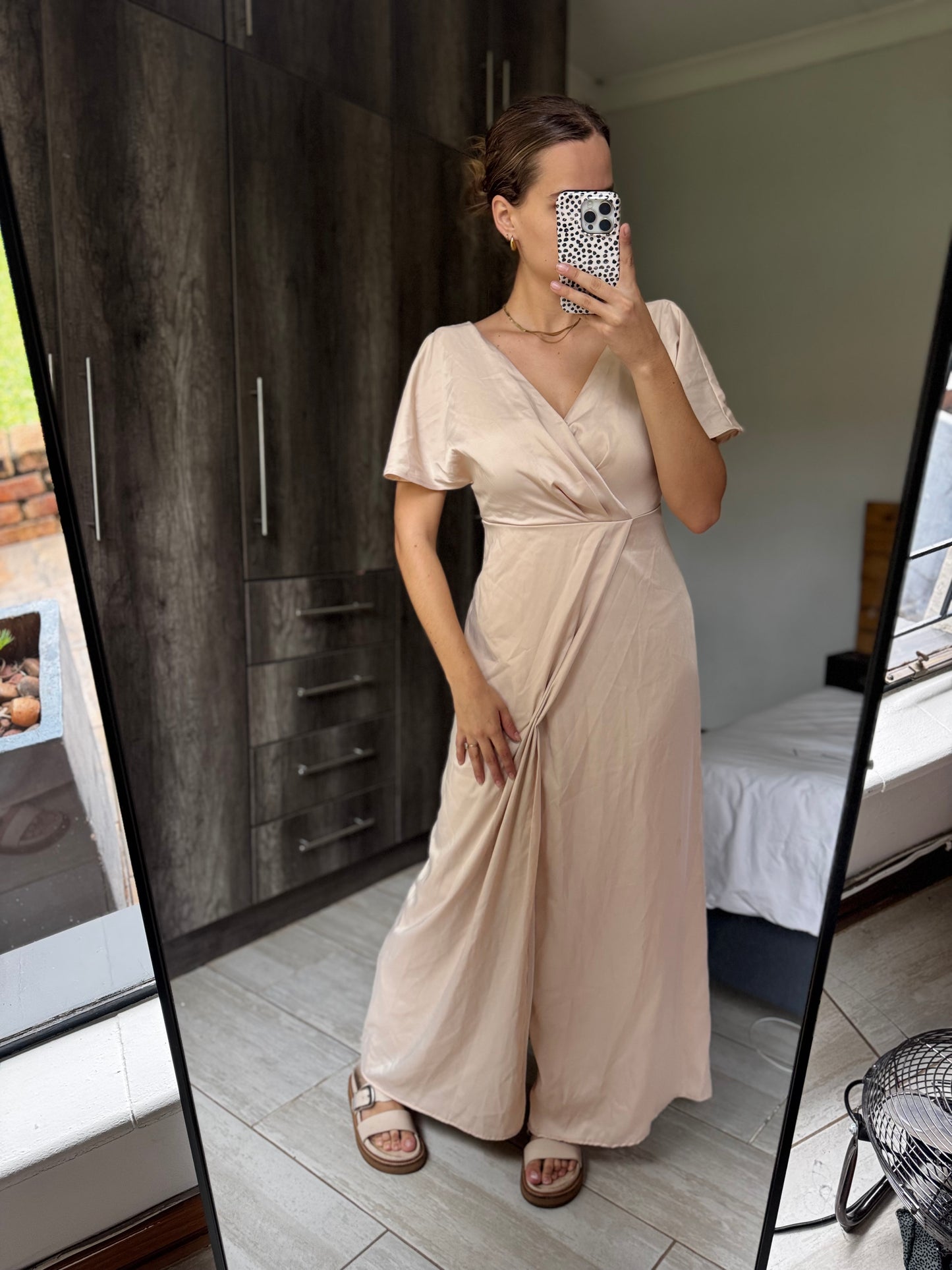 Cream silky stunning dress (ZZ)