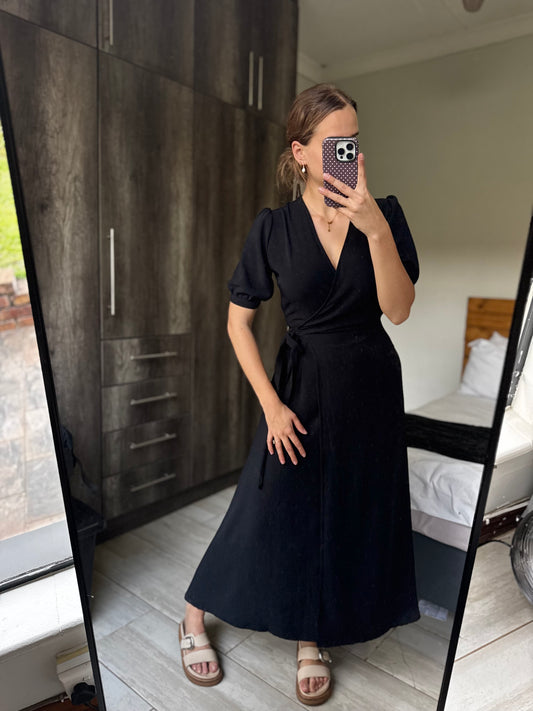 Black wrap dress from Momsy (EE)