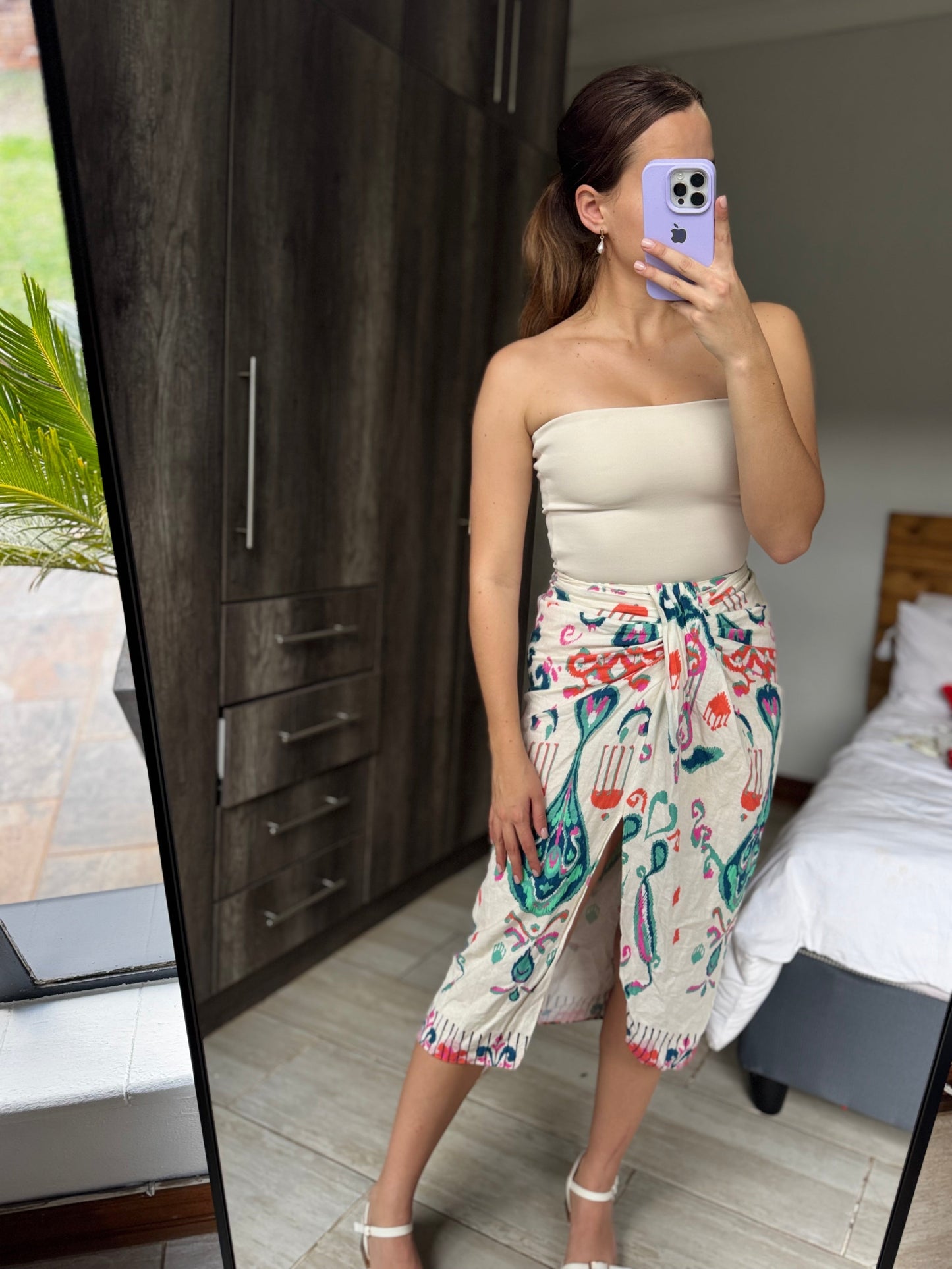 Brand New ZARA stunning cream skirt (HH)