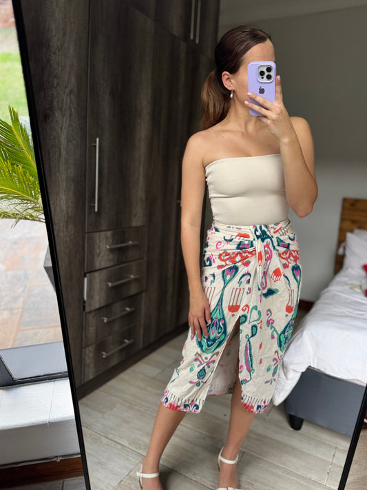 Brand New ZARA stunning cream skirt (HH)