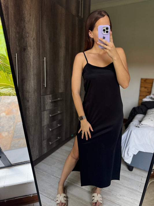 Black maxi dress (X4)