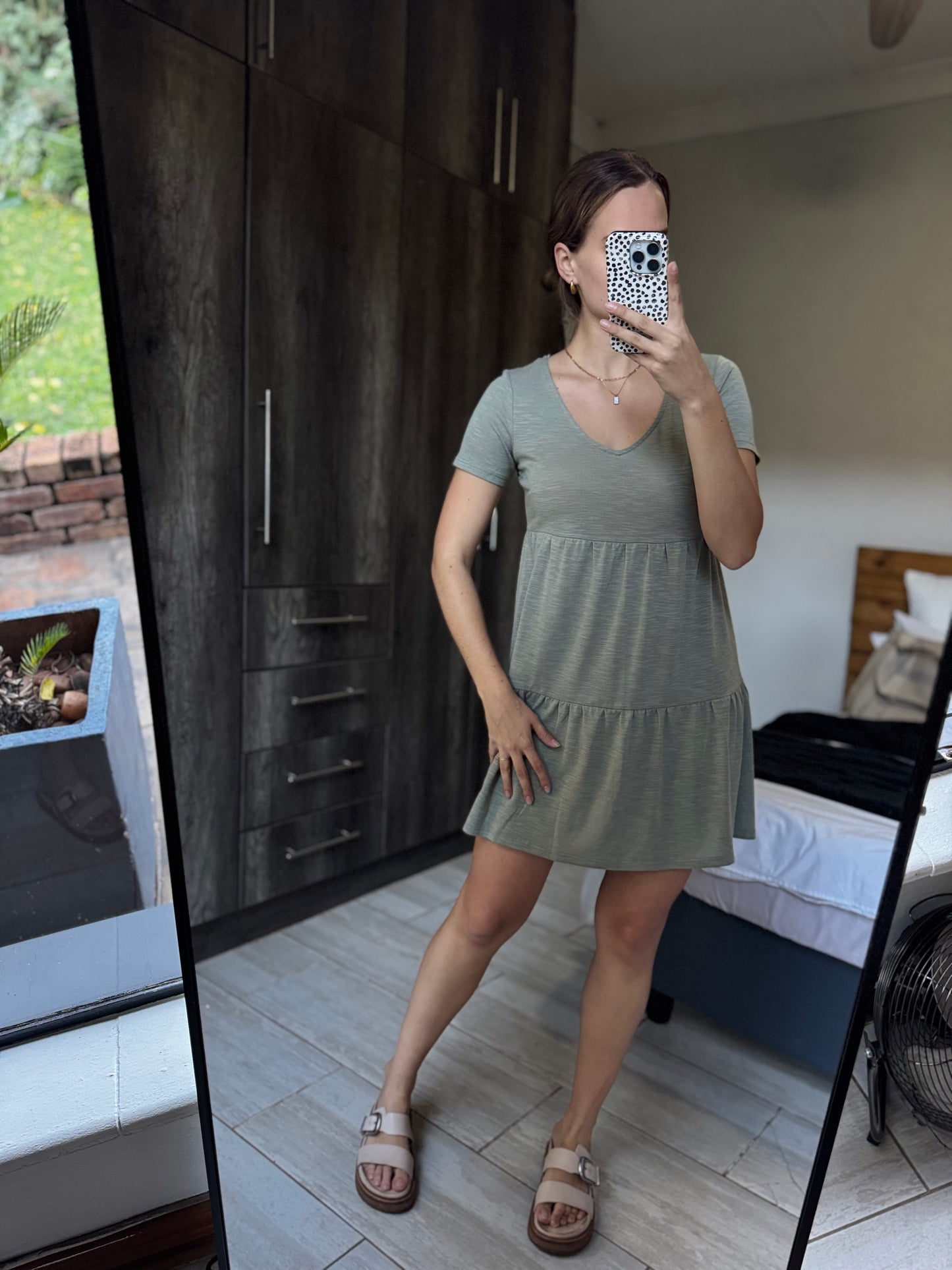 Green dress (A)