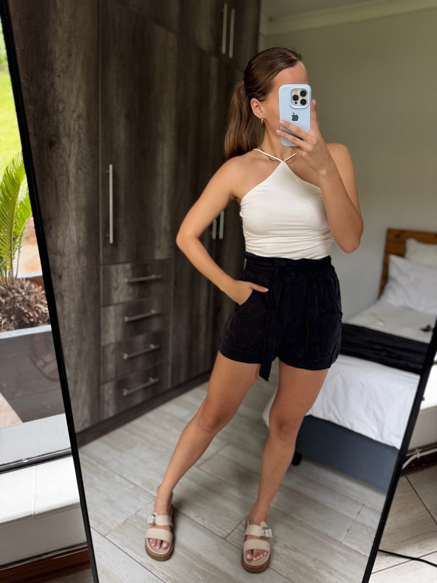 H&M black shorts (X6)