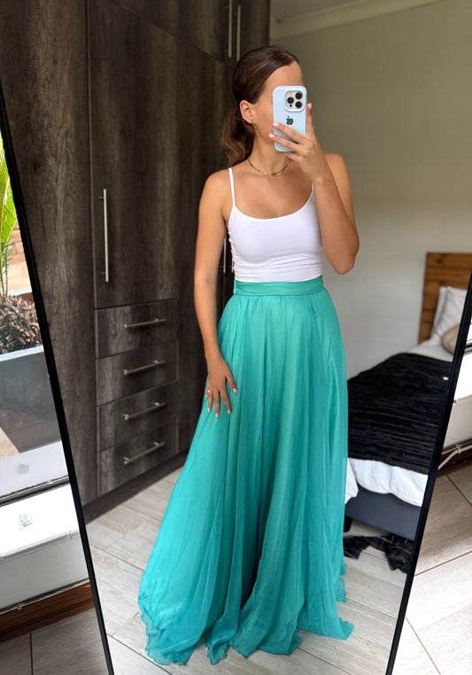 Stunning blue skirt (Y)