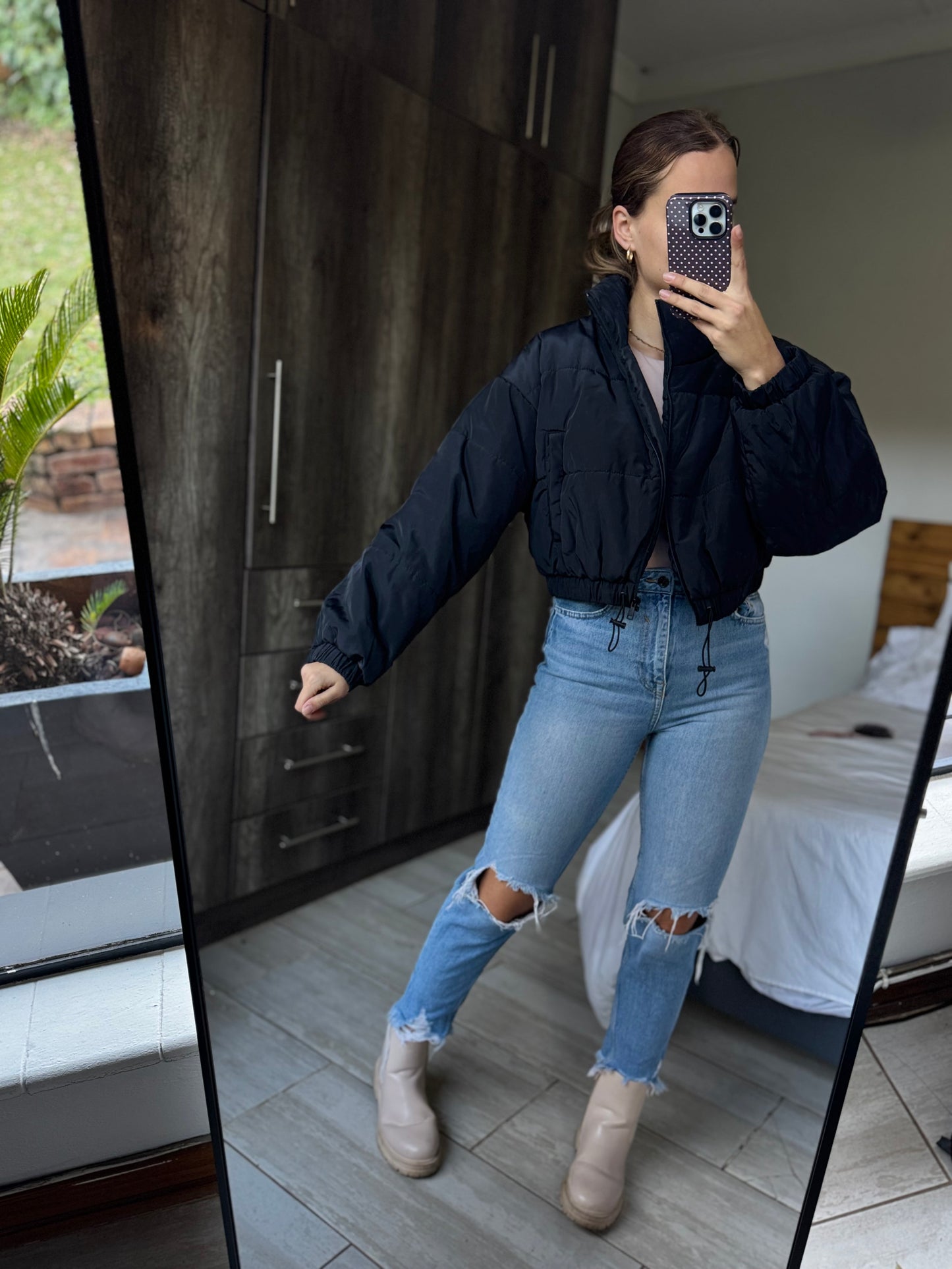 Black cropped puffer (SS)