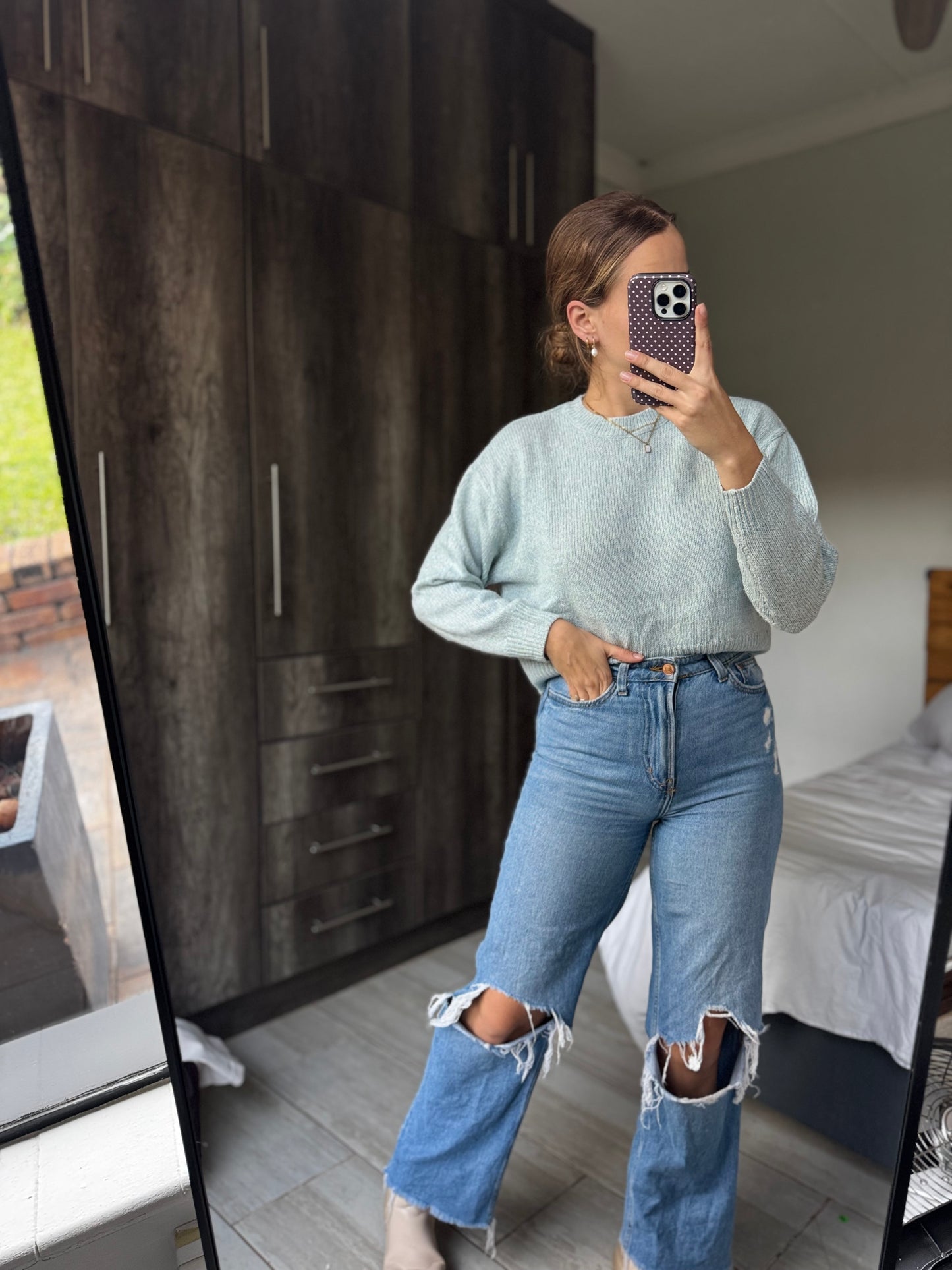 H&M knitted sweater (D)