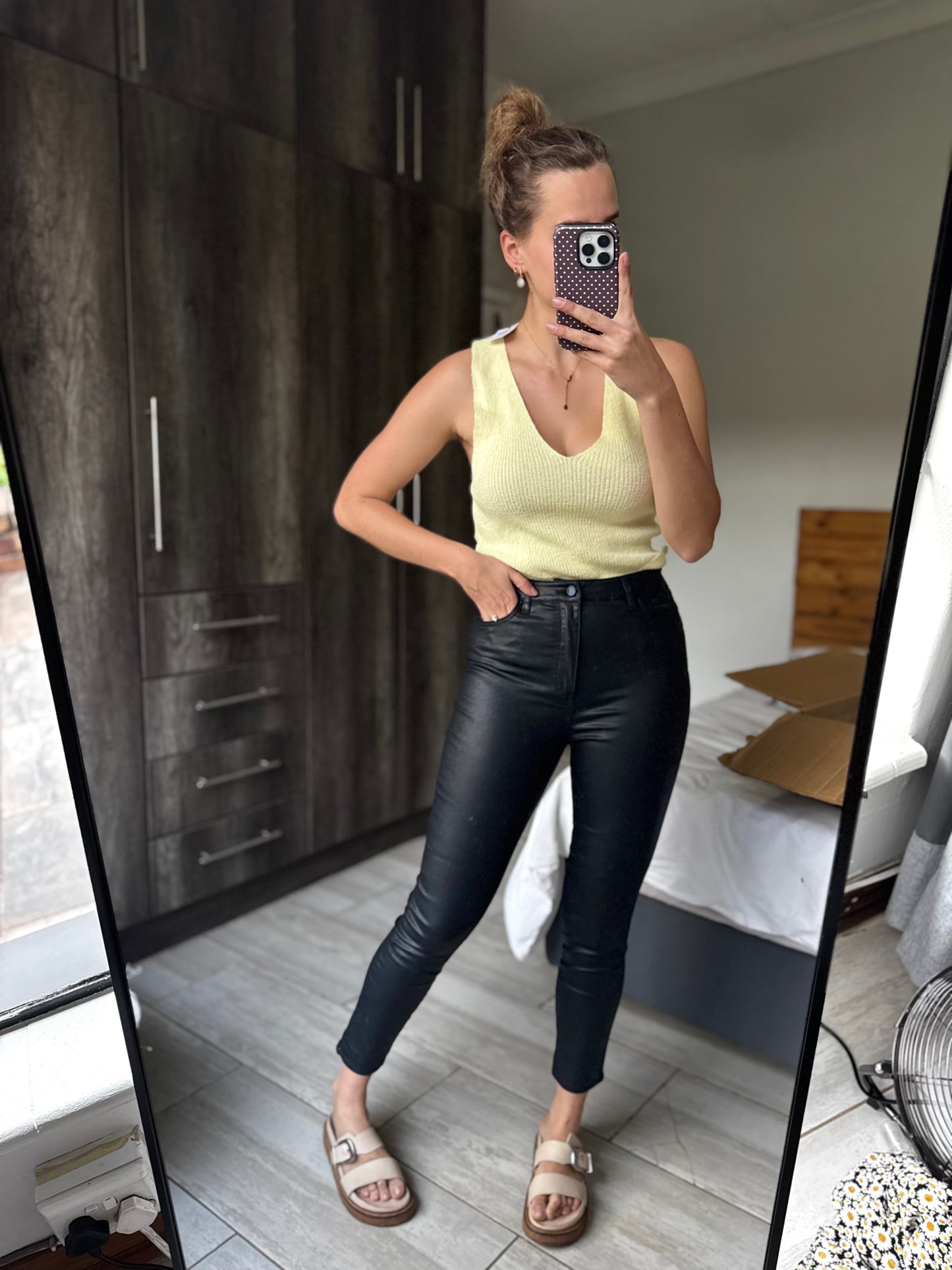 WITCHERY black leather pants (G)