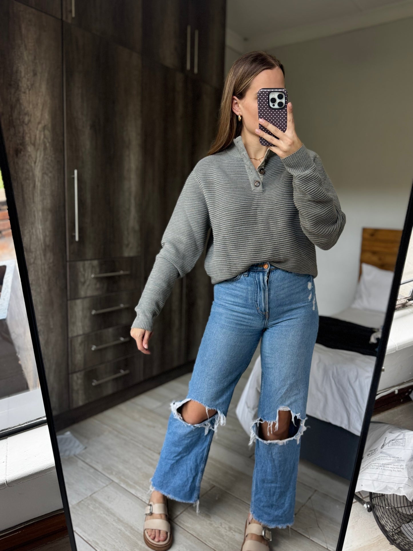 Grey knitted sweater (G)