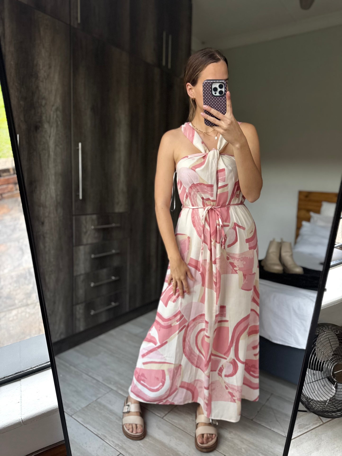 Stunning dress (B)